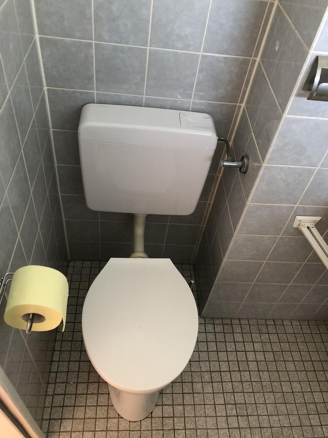 Redhouse Apartment