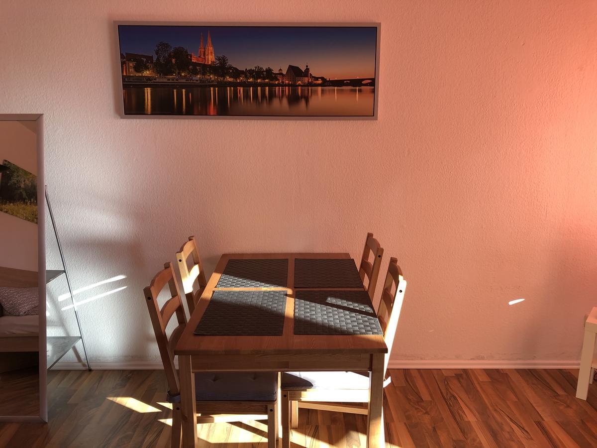 Redhouse Apartment *